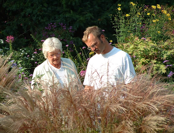 Christian Meyer im Gartengespräch mit Marianne Foerster